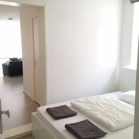 아파트 Downtown Studioapartment #1 Easybnb 레이든
