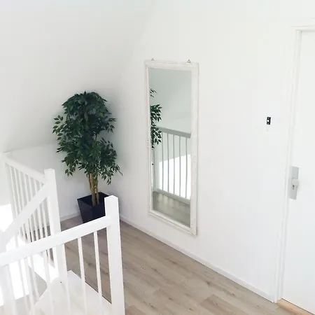 아파트 Downtown Studioapartment #1 Easybnb 레이든
